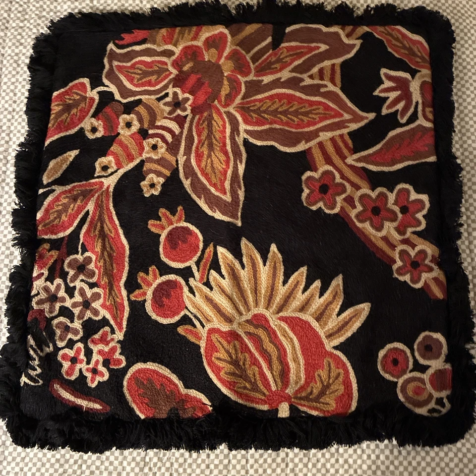 Funda de Almohada Arhaus 20x20 Floral Crewel Bordada Negro Terciopelo Flecos Foto 1 de 4