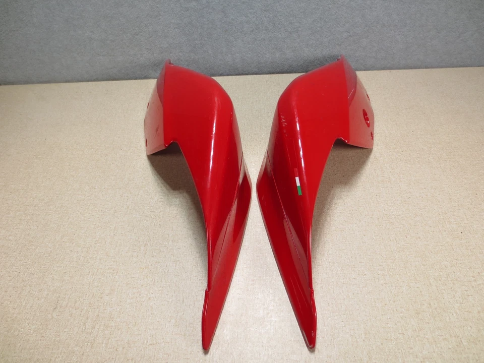 Carenados traseros izquierdo derecho Ducati 959 1299 Panigale OEM 48212021A 48212031A Foto 1 de 4