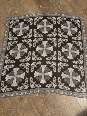 Bufanda de seda blanca y negra Chrome Hearts 20x20 Foto 1 de 3