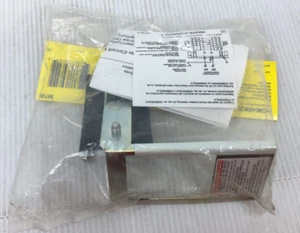 Square D Back-Fed Main Curcuit Breaker Two Pole 100-125A Retaining Kit HOM4RK2LA - Picture 1 of 6