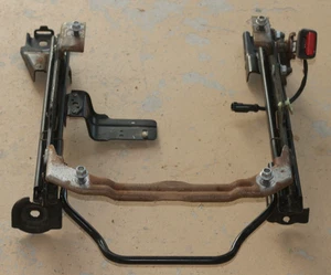 2005-2009 Ford Mustang Manual Seat Track Passenger Side RH - Foto 1 di 8