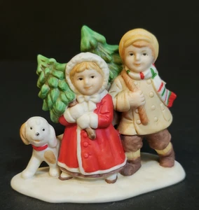 Lefton Weihnachtsdorf Stadt Charles, Bonnie, & Spot 07824 BESCHÄDIGT - Bild 1 von 8