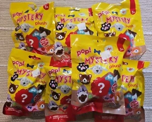 7 NEW POP MYSTERY MINI PLUSH BAG CLIP CAT DOG STUFFED ANIMAL PARTY FAVOR GIFT - Picture 1 of 3