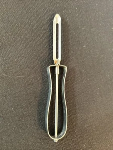Vintage Floating Stainless Steel Blade Potato Vegetable Peeler USA - Picture 1 of 7