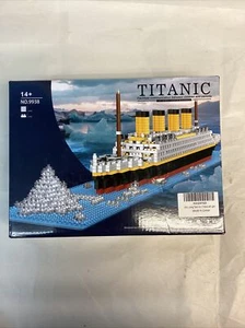 Titanic Micro Mini Building Set, 1706 PCS Big Ship Model Building Toys,DIY Edu - Picture 1 of 6