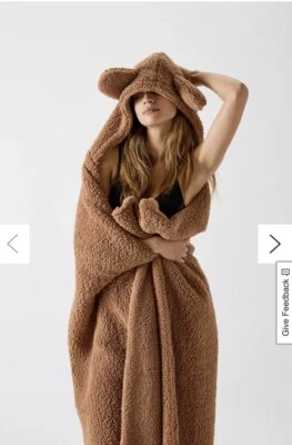 Linda manta con capucha polar orejas de animal Urban Outfitters UO marrón oso nueva con etiquetas Foto 1 de 4