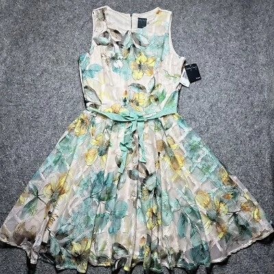 Vestido para mujer Gabby Skye forro floral talla 6 floral línea A manga corta Foto 1 de 4