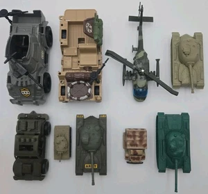 Konvolut 9 Militär Armee Fahrzeuge & Panzer - Kunststoff & Druckguss gemischt - Jeep, Panzer, - Bild 1 von 2