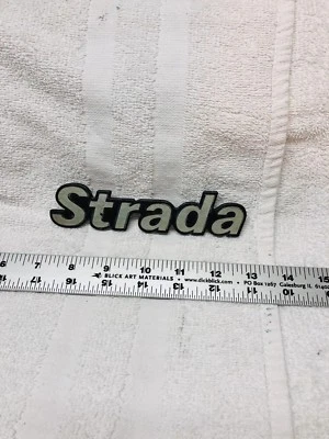 FIAT 128 STRADA EMBLEMA OEM INSIGNIA TRASERA 1979-1980 MALETERO ESCOTILLA 79-80 4440861-OE Foto 1 de 2