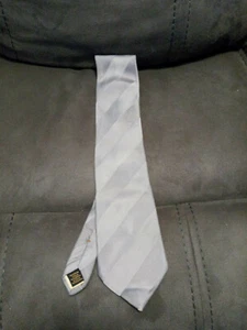 (President) Donald J Trump Tie (Signature Collection) Silver - Picture 1 of 3