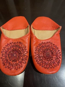 VTG. Moroccan Leather Embroidered Beaded Sequin Slipper Babouche Mules S Unworn! - Picture 1 of 4