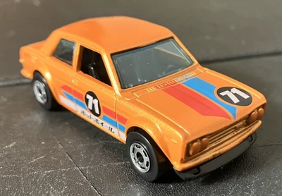 Orange Datsun Bluebird 510 - Hot Wheels Flying Customs 1:64 Diecast - LIMPIO CASI NUEVO Foto 1 de 4