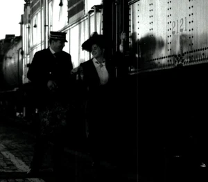 Vintage 5x3.5  Train Photograph - Picture 1 of 2