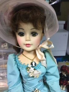 Madame Alexander Agatha Potrait - Picture 1 of 12