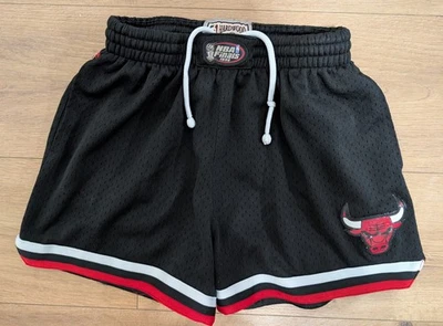 Mitchell & Ness Hardwood Classics Chicago Bulls NBA Finals 1996 Shorts XS - Image 1 of 4