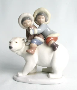 Lladro Figurine Eskimo Inuit Children on Polar Bear Model 5353 - Made in Spain - Picture 1 of 5