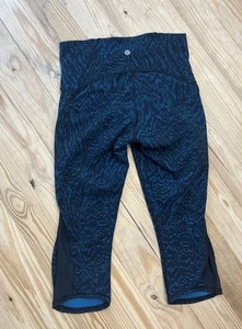 Lululemon Train Times Leggings Womens 6 Blue Black Capri Mesh Side Gym Yoga Run - Picture 1 of 6