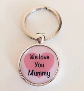Schlüsselanhänger We Love You Mama rosa Herz Geburtstag Geschenk Weihnachten - Bild 1 von 1