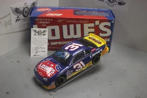 1997 Mike Skinner Lowe's Suzuka 1/24 Action BW Bank NASCAR Diecast Autographed - Picture 1 of 2