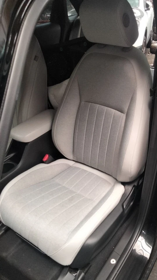 HONDA JAZZ MK5 2020-2024 PASSENGER SIDE FRONT ELECTRIC HEATED SEAT COMPLETE - Image 1 of 3