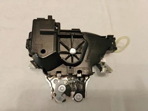 NEW OEM MERCEDES CLA 117 TRUNK BOOT LOCK LATCH #A1177500085 - Picture 1 of 4