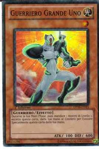 CARTA YU GI OH - GUERRIERO GRANDE UNO - DP10-IT015 - FOIL - IN ITALIANO - 1a ed - Foto 1 di 1