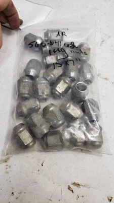 Tuercas 15X7 ISUZU PICKUP 88 Foto 1 de 3