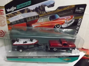 2023 Maisto Design Tow & Go 1987 Chevrolet 1500/Trailer with Bass Boat 1/64 - Picture 1 of 3
