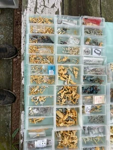 Large Lot UNBRANDED Toy soldier parts for plastic models. PARTS/REPAIR ONLY - Picture 1 of 19