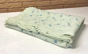 Manta de bebé acolchada con borde de cinta verde claro como nueva 36x47 azul rosa flor - Imagen 1 de 7