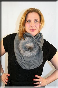 Neuer grauer Strickschal Fuchspelz Rosette Efurs4less - Bild 1 von 2
