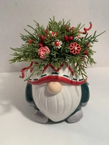 Christmas VTG Button Bouquet/Christm Gnome-Country Farmhouse Shabby Winter Decor - Picture 1 of 4