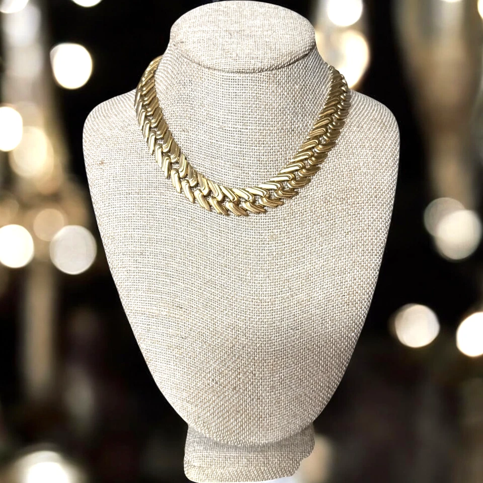 Colar Gargantilha Vintage Monet Tom Dourado Escovado Lindo! N483 - Imagem 1 de 4