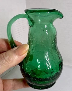 Mini vaso brocca vintage in vetro crepitato verde smeraldo con manico applicato - Foto 1 di 5