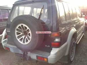 Mitsubishi Pajero 1993 V6 3L gls for wrecking one blinker globe - Picture 1 of 1