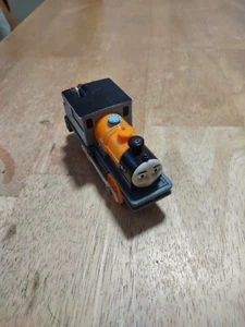 Thomas & Friends Dash 2009 Motorized Engine Mattel Train Tank Trackmaster - Picture 1 of 6