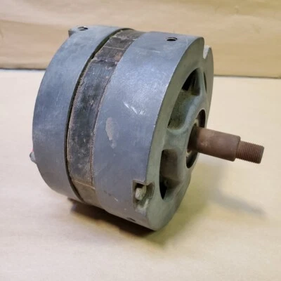 捷豹 XKE E 型系列 3 V12 B.U.T.E.C. Alternator 851353 A7/1B/19259 60 安培 — 第 1/4 张图片