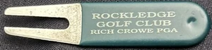 Vintage Rockledge Golf Country Club Rich Crowe PGA Metal Divot Tool Green - Imagen 1 de 2