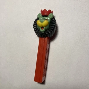 Vintage Pez ROAR THE LION Red Eyes Crown Stem Green Face No Feet 2.6 Austria - Bild 1 von 8