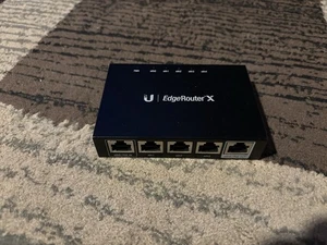 Ubiquiti Networks ER-X-SFP EdgeRouter X Port Gigabit Wired Router w AC Adapter - Bild 1 von 3