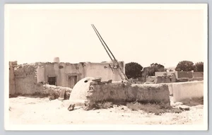Postkarte RPPC New Mexico Isleta indische Straßenszene Pueblo Vintage unbesendet - Bild 1 von 2