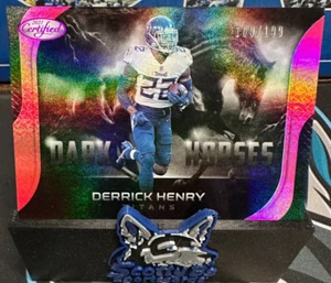 Certificado Panini 2021 - Dark Horses Derrick Henry #DH-4 espejo rosa/199 - Imagen 1 de 3