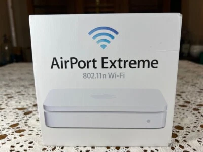 Apple Airport Extreme Wi-fi Router A1408 (MD031LLA) - Image 1 of 4