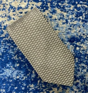 Giorgio Armani grau silber geometrische Rechtecke 100 % Seide handgefertigte Krawatte Italien - Bild 1 von 5