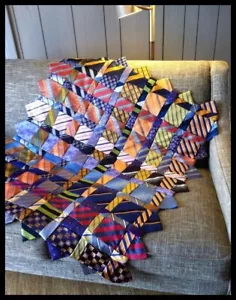 LOTTO 50 CRAVATTE QUILTER HOBBY CUTTER CRAVATTE ARTIGIANALI 5 LIBBRE RICICLO 👔❤️SPEDIZIONE GRATUITA 👔❤️ - Foto 1 di 5