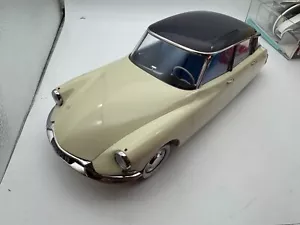 Norev 1/12 Citroen DS 19 1957(A little scratch) - Picture 1 of 17