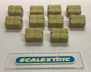 10 SCALEXTRIC TRI-ANG 1960s A205 TRACKSIDE STRAW HAY BALES (MATCH PALE) ALL LUGS - Picture 1 of 2