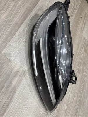 Faro derecho LED VOLVO V40 32228482 Foto 1 de 4