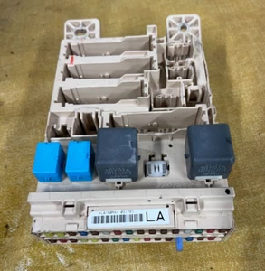 2004-2006 05 Lexus ES330 Toyota pp-t20+gf10 Fuse Box Relay Module FREE SHIP B2 - Picture 1 of 9