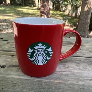 Starbucks 2021 Red Classic Mermaid Green Logo Ceramic Coffee Cup/Mug 12 oz. - Picture 1 of 3